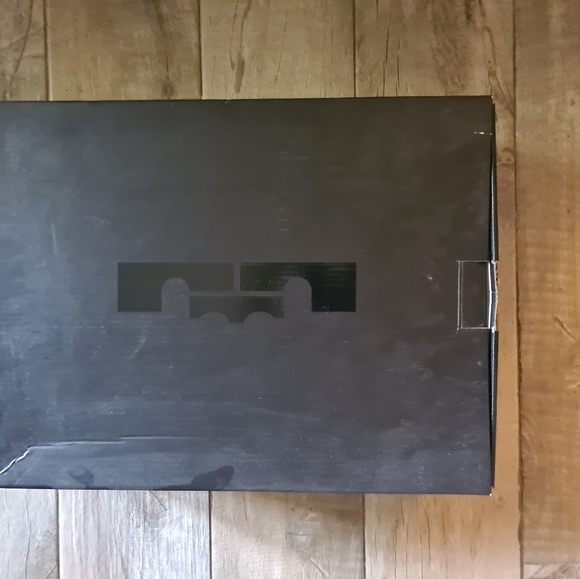 LEBRON X PURE PLATINUM Size 11 - Picture 8 of 8